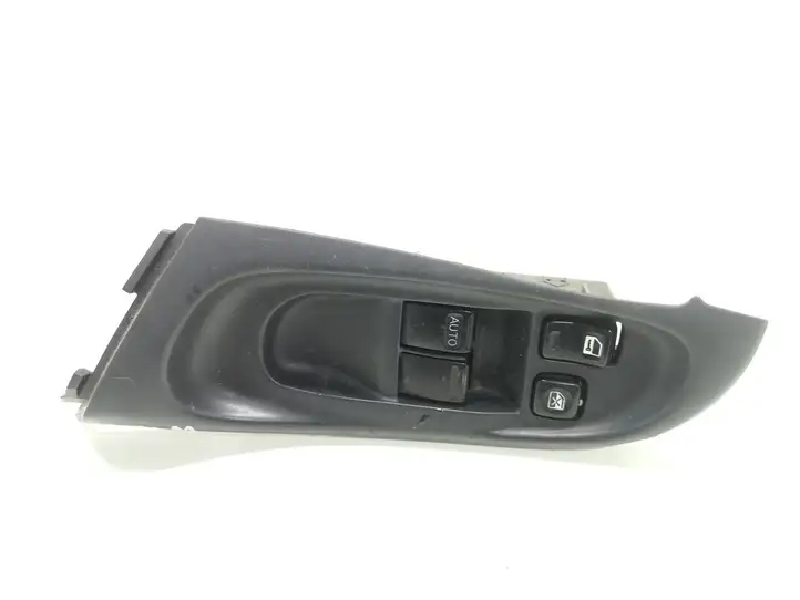 Nissan Almera N16 (2000 - 2010) Блок кнопок стеклоподъемников — фото 1
