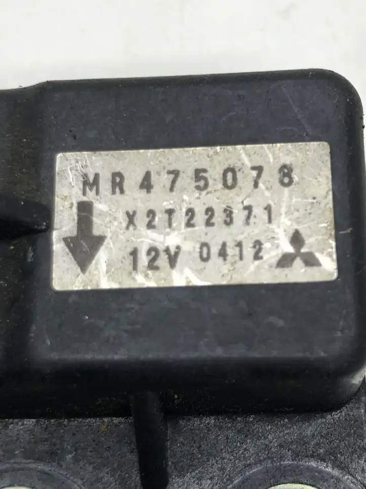 Mitsubishi Pajero (1999 - 2003) MR475078 Датчик удара SRS — фото 4