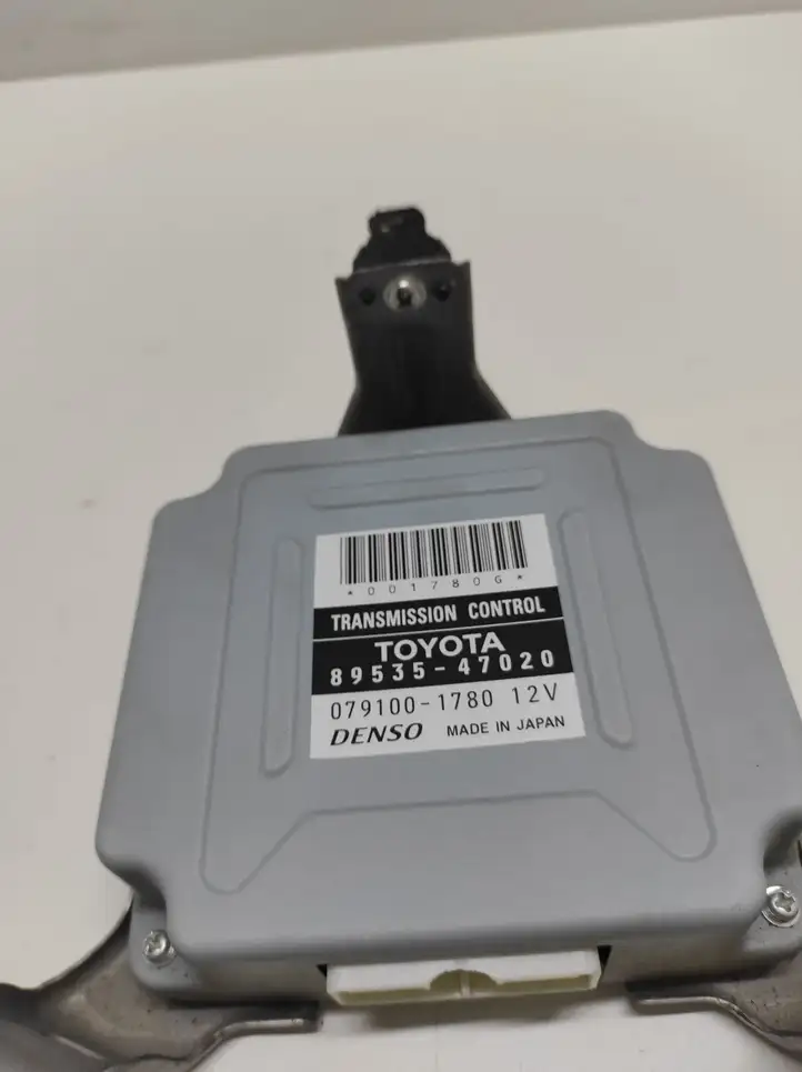 Toyota Prius (XW20) (2003 - 2009) 8953547020 Блок управления АКПП — фото 4