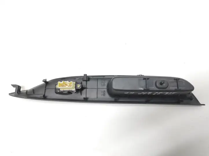 Mazda 6 (2002 - 2005) G22C684L6 Кнопка стеклоподъемников — фото 2