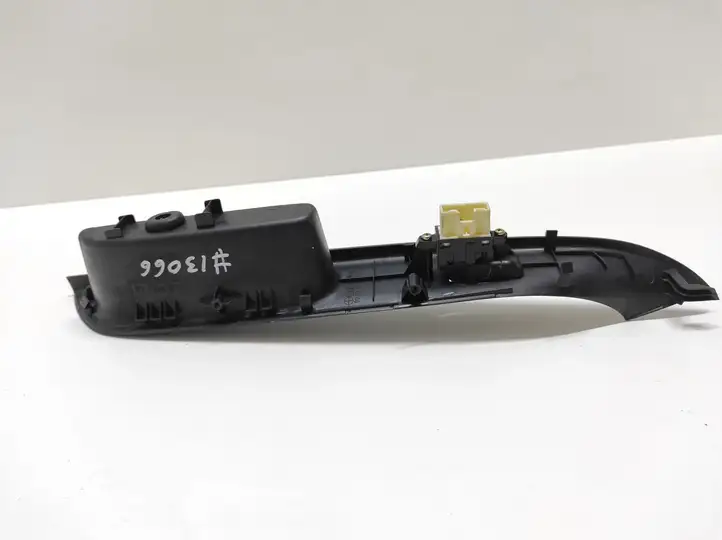 Mazda 6 (2002 - 2005) G22C684L6 Кнопка стеклоподъемников — фото 4