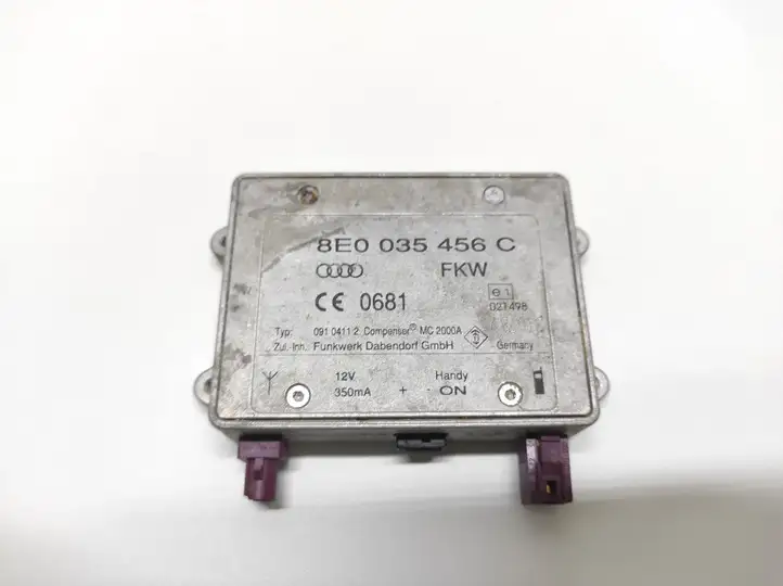 Audi A6 S6 C6 4F (2004 - 2008) 8E0035456C Усилитель антенны — фото 1