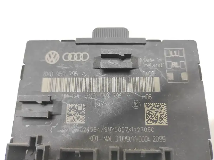 Audi Q3 8U (2011 - 2014) 8X0959795A Блок управления дверью — фото 4