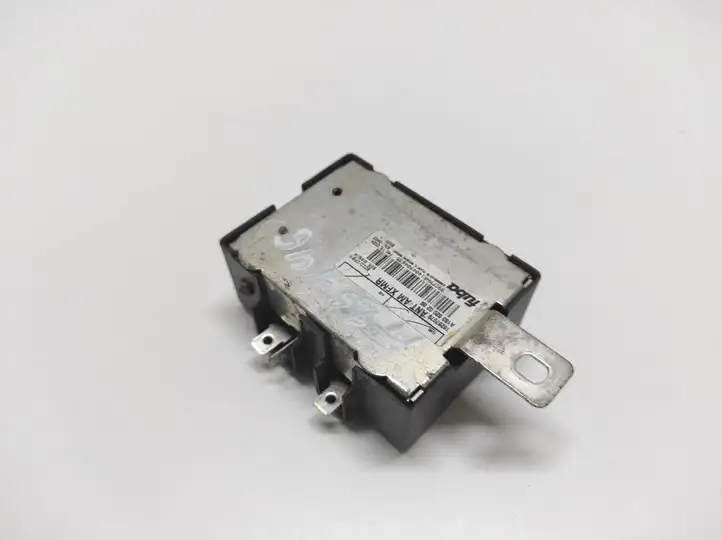 Mercedes-Benz ML W163 (1997 - 2005) 1638200289 Усилитель антенны — фото 2