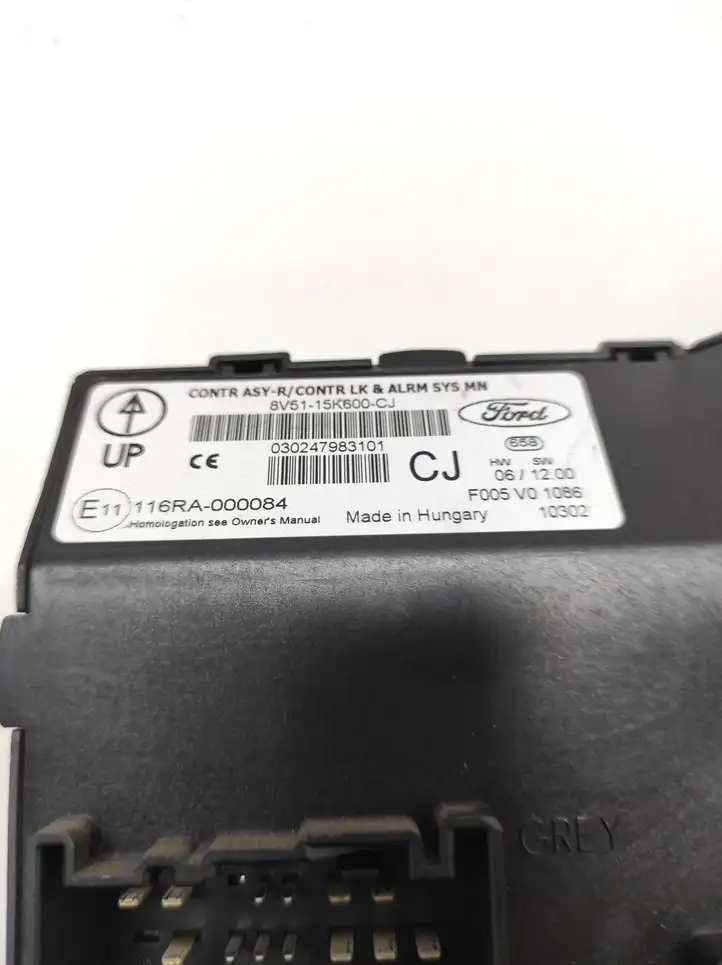 Ford Fiesta (2009 - 2012) 8V5115K600CJ Модуль комфорта — фото 4