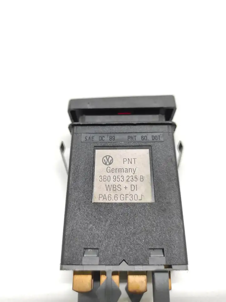 Volkswagen PASSAT B5.5 (2001 - 2005) 3B0953235B Включатель аварийных фонарей — фото 3