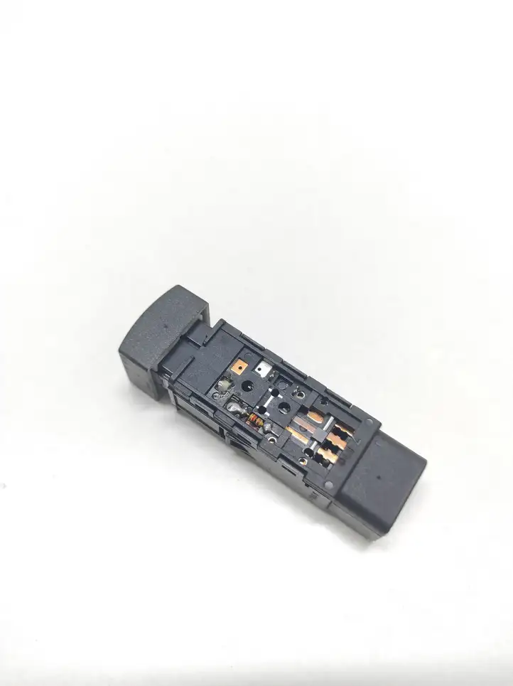 Hyundai Santa Fe (2005 - 2009) 621W05010 Кнопка обогрева стекла — фото 2
