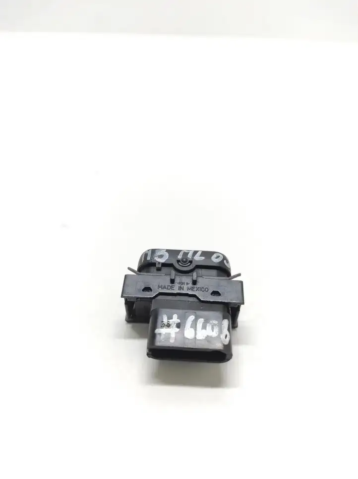 Mercedes-Benz ML W163 (1997 - 2005) 1638200210 Включатель обогрева — фото 2