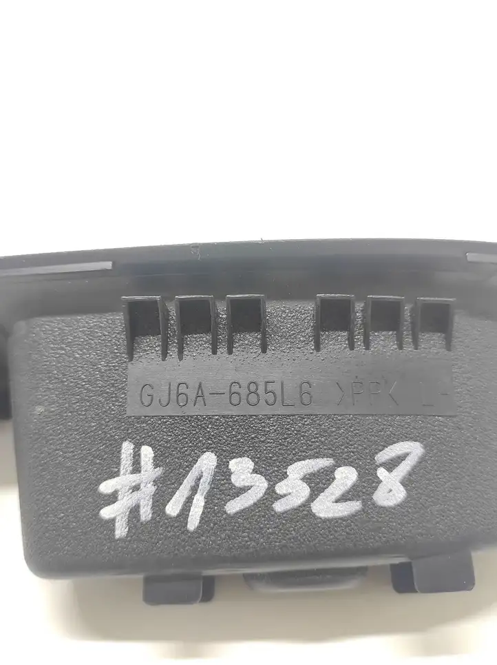 Mazda 6 (2002 - 2005) GJ6A685L6 Кнопка стеклоподъемников — фото 4
