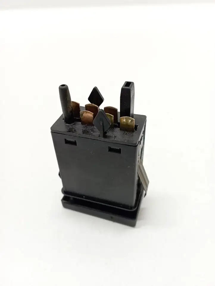 Volkswagen PASSAT B5 (1997 - 2000) 3B0959621C Кнопка обогрева стекла — фото 3