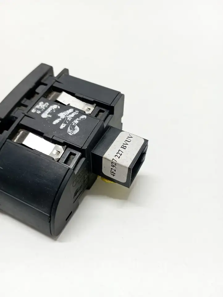 Audi A6 S6 C6 4F (2004 - 2008) 4F2927227 Другие включатели / ручки/ переключатели — фото 4