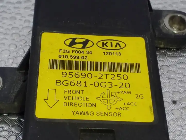 Kia Soul (2011 - 2014) 956902T250 Датчик ESP — фото 2
