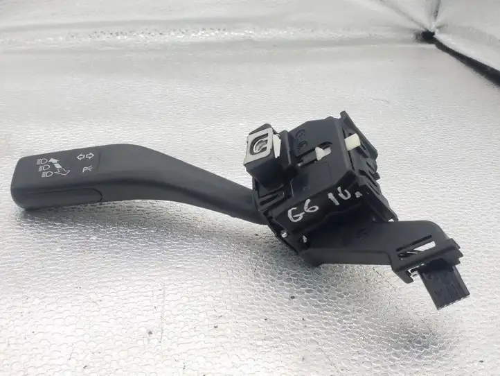 Volkswagen Golf V (2003 - 2009)  1K0953513E Ручка поворотов/ фонарей