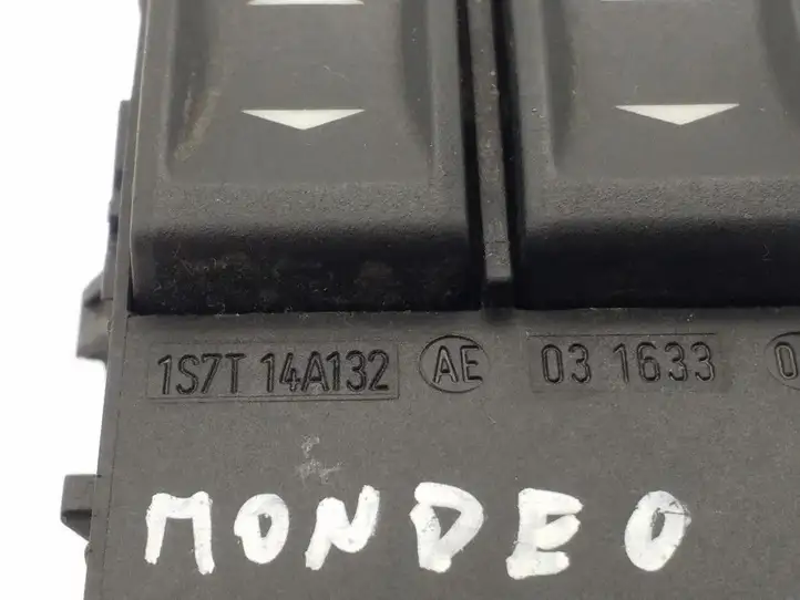 Ford Mondeo Mk III (2000 - 2007) 1S7T14A132AE Блок кнопок стеклоподъемников — фото 3