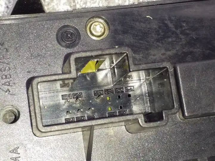 Ford Mondeo Mk III (2000 - 2007) 1S7T14A132AE Блок кнопок стеклоподъемников — фото 4