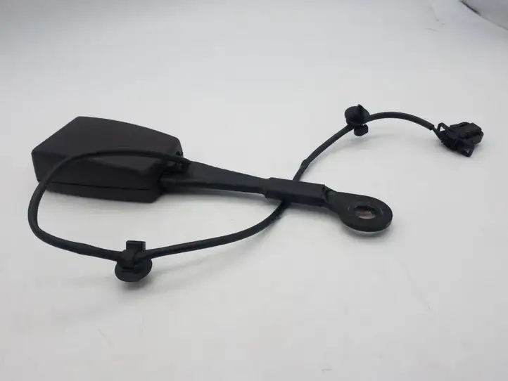 Audi A8 (2007 - 2010)  4E0857755D Замок переднего ремня