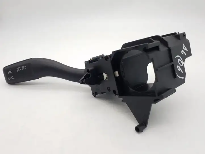 Audi A6 (2001 - 2004)  4E0953513A Ручка поворотов/ фонарей