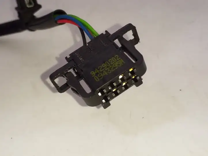 Audi A4 S4 B8 8K (2007 - 2011) 8K0857756C Замок переднего ремня — фото 3