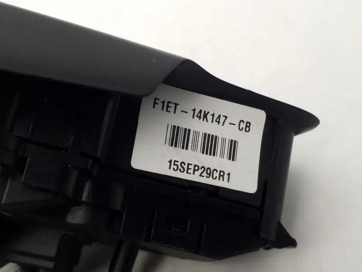 Ford Focus (2011 - 2015) F1ET14K147CB Кнопки на рулевом колесе — фото 2
