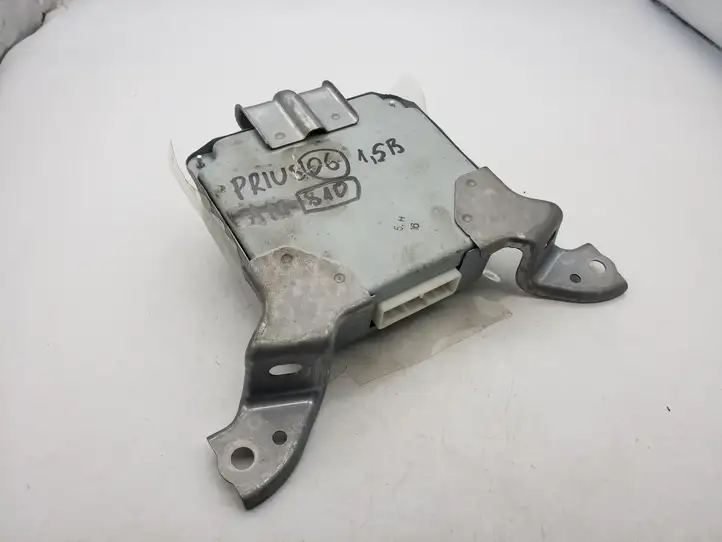 Toyota Prius (XW20) (2003 - 2009) 8953547020 Блок управления АКПП — фото 3