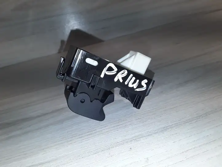 Toyota Prius (XW30) (2009 - 2015) R192801 Блок кнопок стеклоподъемников — фото 3