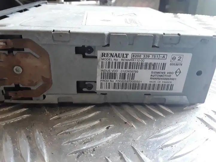 Renault Scenic II - Grand scenic II (2003 - 2006) 8200339751 Магнитола / мультимедийная система — фото 2