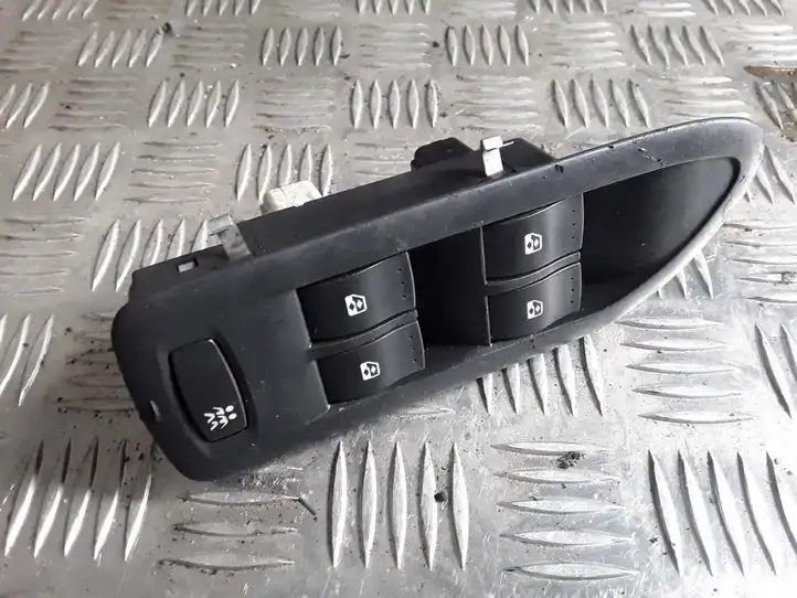 Renault Laguna II (2005 - 2007) 8200397297 Блок кнопок стеклоподъемников — фото 1