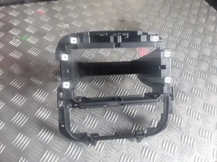 Opel Vivaro (2014 - 2018) 678700359R Другая деталь консоли (туннеля) — фото 1