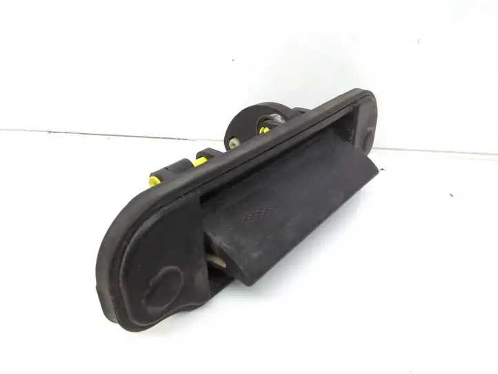 Mazda Premacy (1999 - 2005)  PBTGF30 Ручка задней крышки