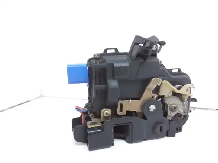 Skoda Fabia Mk1 (6Y) (1999 - 2007) Замок задней двери — фото 2