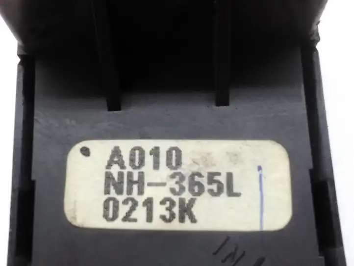 Honda Civic (2001 - 2005) A010NH365L0213K Кнопка обогрева стекла — фото 3