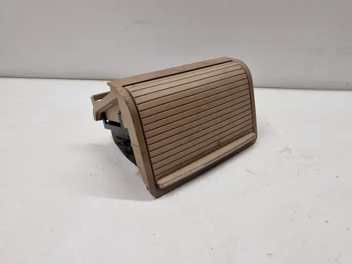 BMW 3 E46 (1998 - 2005)  8225988 Задняя пепельница