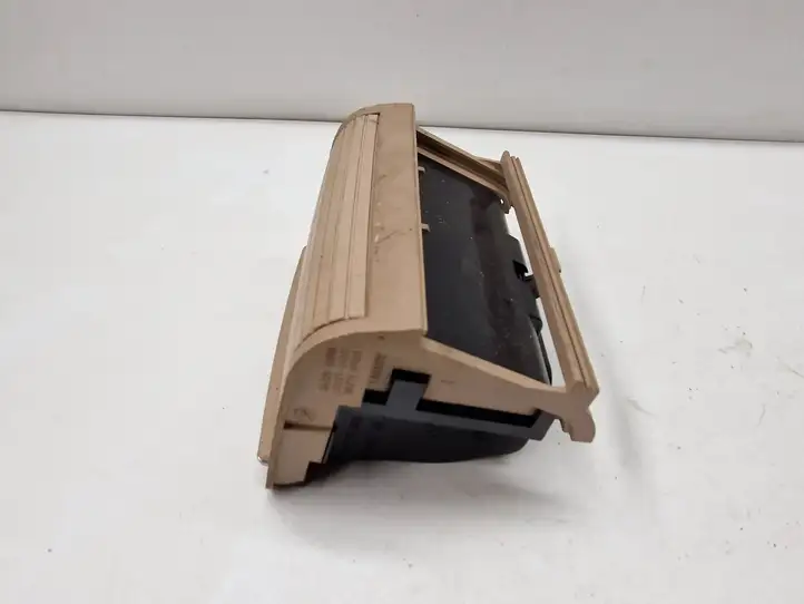 BMW 3 E46 (1998 - 2005)  8225988 Задняя пепельница