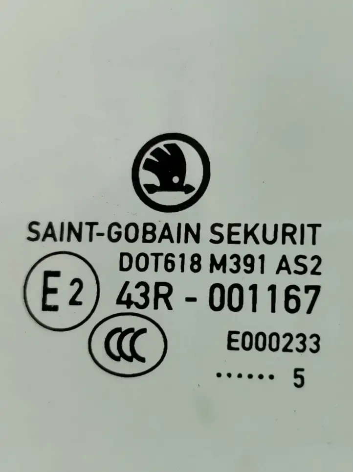 Skoda Fabia Mk3 (NJ) (2015 - 2021) 6V0845202C Стекло передней двери — фото 3
