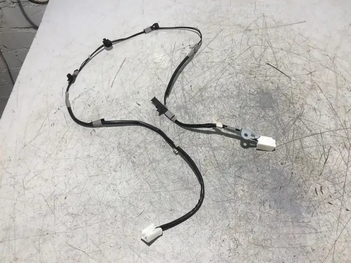 Toyota Auris E180 (2012 - 2018) 33380 Прочая электропроводка — фото 1