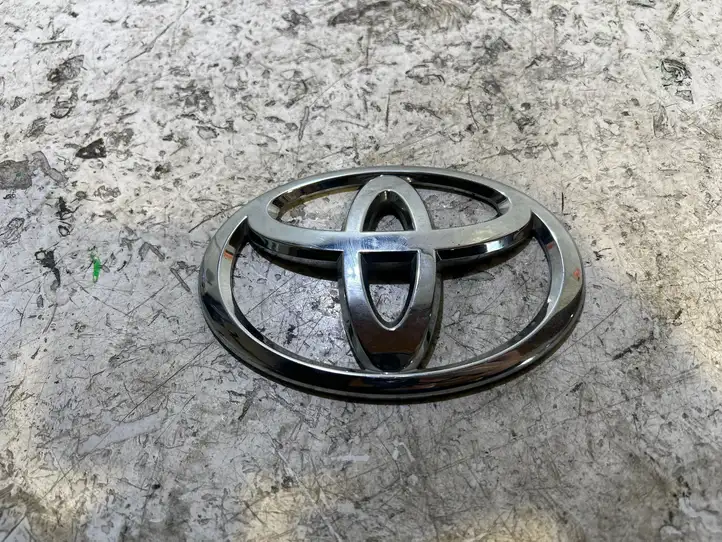 Toyota Corolla Verso AR10 (2004 - 2009) 0D050 Прочие детали салона — фото 1