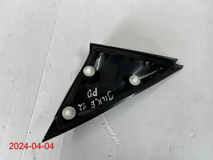 Nissan Juke I F15 (2010 - 2018) 80292-1KA0A Прочие детали салона — фото 4