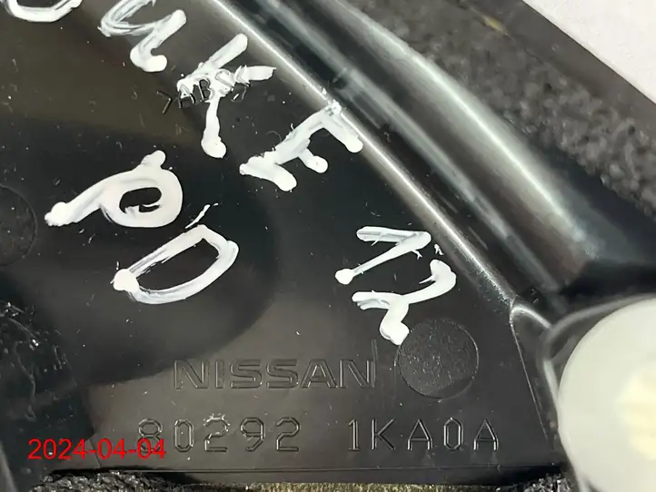Nissan Juke I F15 (2010 - 2018) 80292-1KA0A Прочие детали салона — фото 5