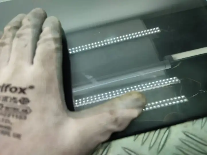 Volkswagen Tiguan (2007 - 2011)  43R001025 Основное стекло передних дверей (четырехдверного автомобиля)