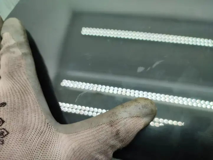 Volkswagen Tiguan (2007 - 2011)  43R001025 Основное стекло передних дверей (четырехдверного автомобиля)