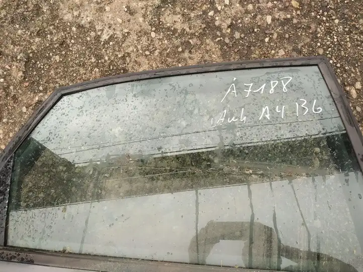 Audi A4 S4 B6 8E 8H (2000 - 2006) Стекло задней двери — фото 1