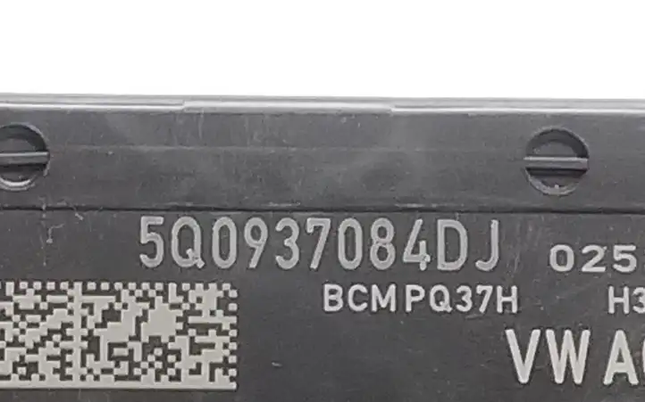 Volkswagen Tiguan (2016 - 2020) 5Q0937084DJ Модуль комфорта — фото 3
