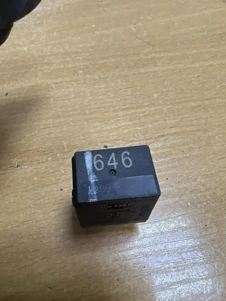 Audi A3/S3 8V (2012 - 2016) 4H0951253C Реле аварийных фонарей — фото 5