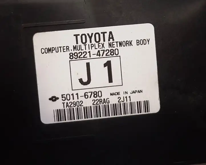Toyota Prius (XW30) (2009 - 2015) 8922147280 Модуль комфорта — фото 5