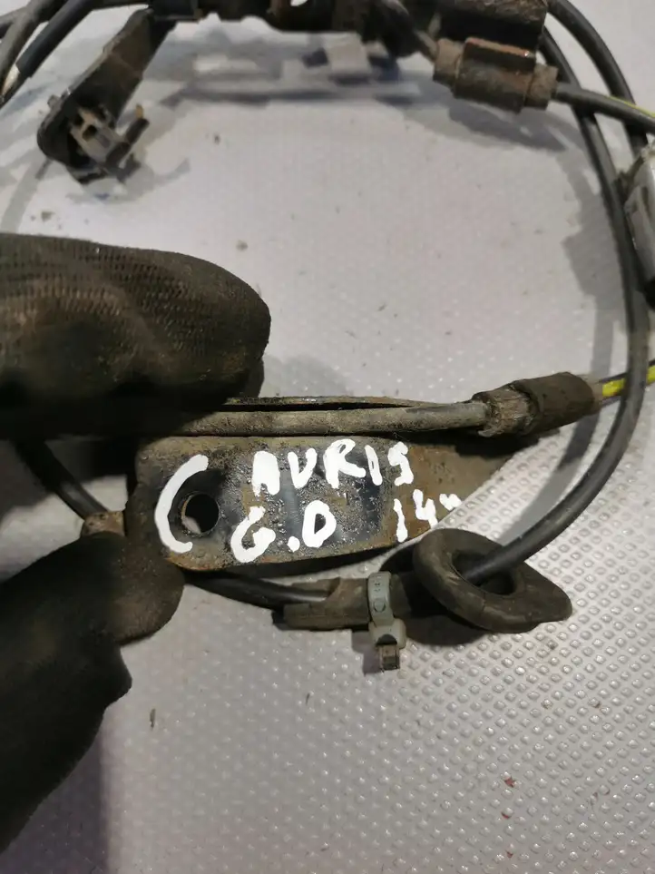 Toyota Auris E180 (2012 - 2018) Проводка заднего датчика ABS — фото 2