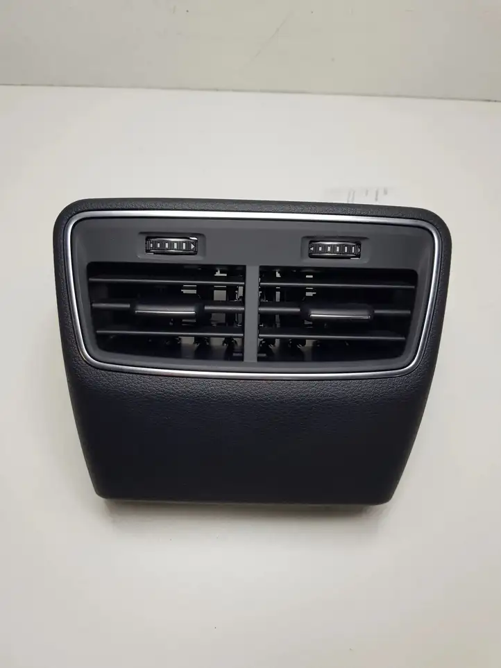 Audi e-tron (2018 - ) 4K0819203C Задний воздушный дефлектор — фото 1