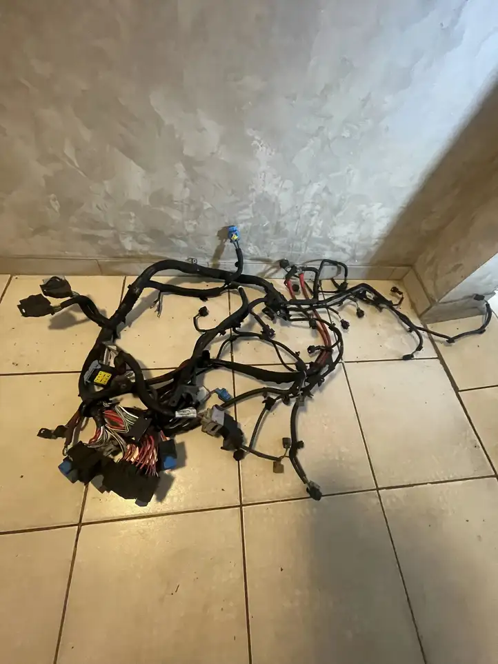 Renault Trafic III (X82) (2014 - ) 240111741R Проводка двигателя — фото 1