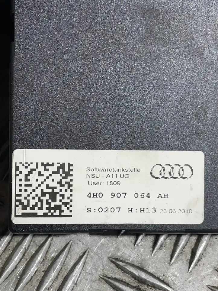 Audi A8 S8 D4 4H (2010 - 2014) 4H0907064L Модуль комфорта — фото 4
