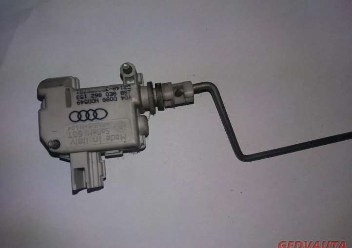 8E0862153 Audi A4 S4 B6 8E 8H Degalų bako dangtelio spynos varikliukas