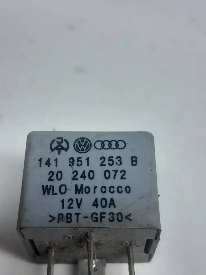 Volkswagen Golf IV (1998 - 2005) 141951253B Реле вентилятора охлаждения — фото 4